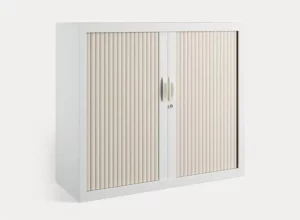 Armoire basse à rideaux